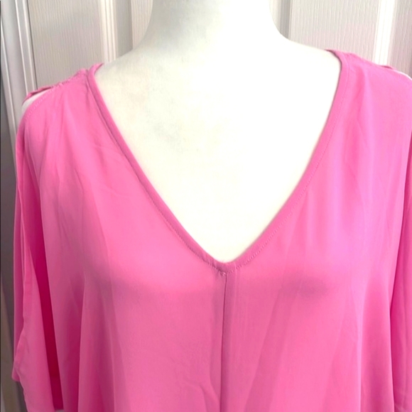 Tobi Pink Asymmetrical Blouse with Relaxed Fit - Picture 4 of 13